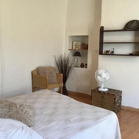 Volx Agreable Maison De Village Provencal מראה חיצוני תמונה