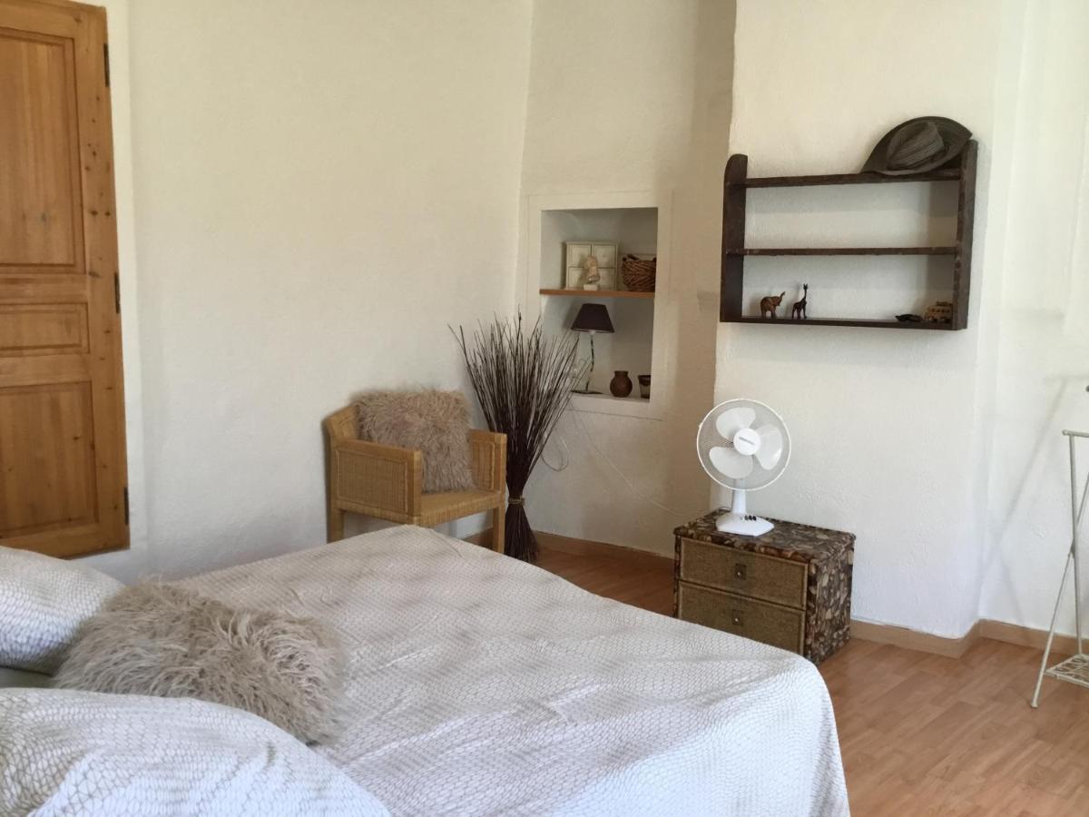 Volx Agreable Maison De Village Provencal מראה חיצוני תמונה